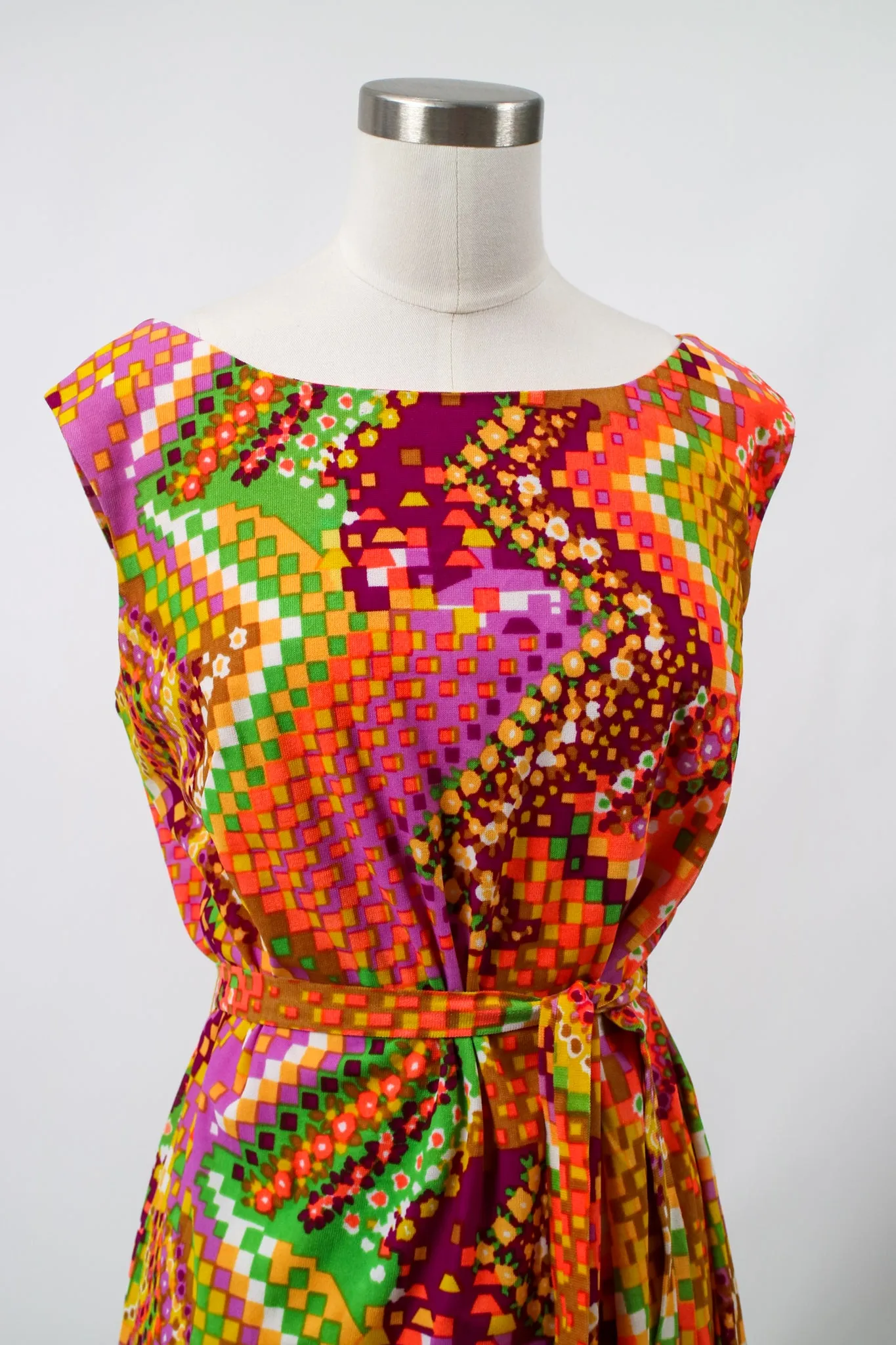 1960s Polyester Bright and Vibrant Abstract Shift Dress