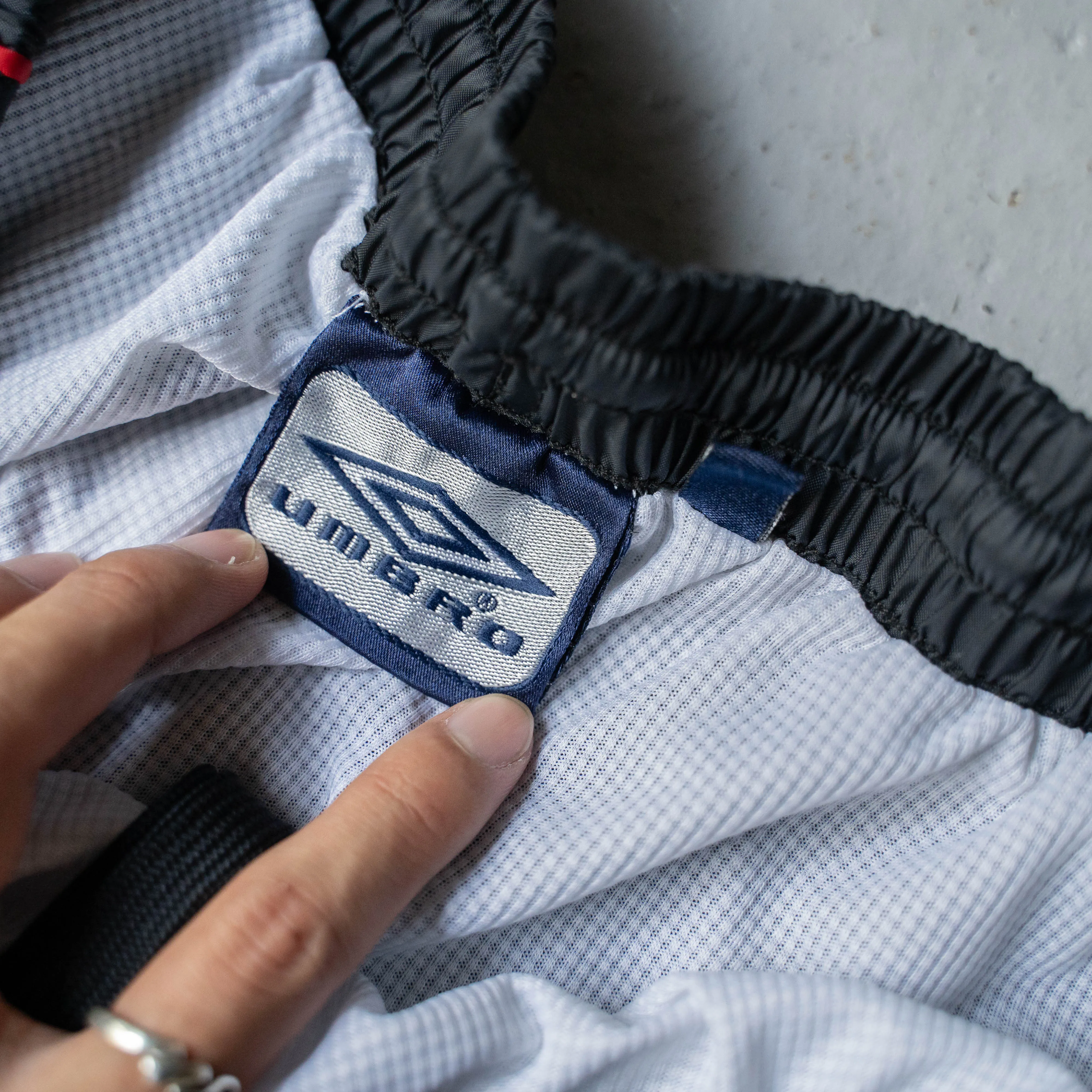 2000s 'UMBRO' side line black color track pants