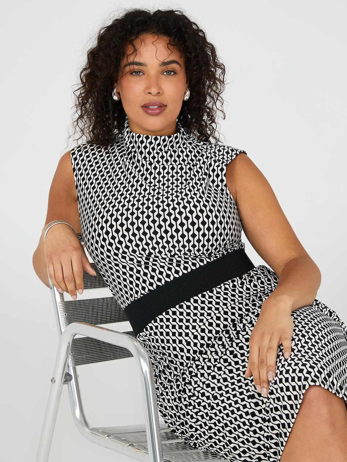 Geo Print Gathered Column Dress