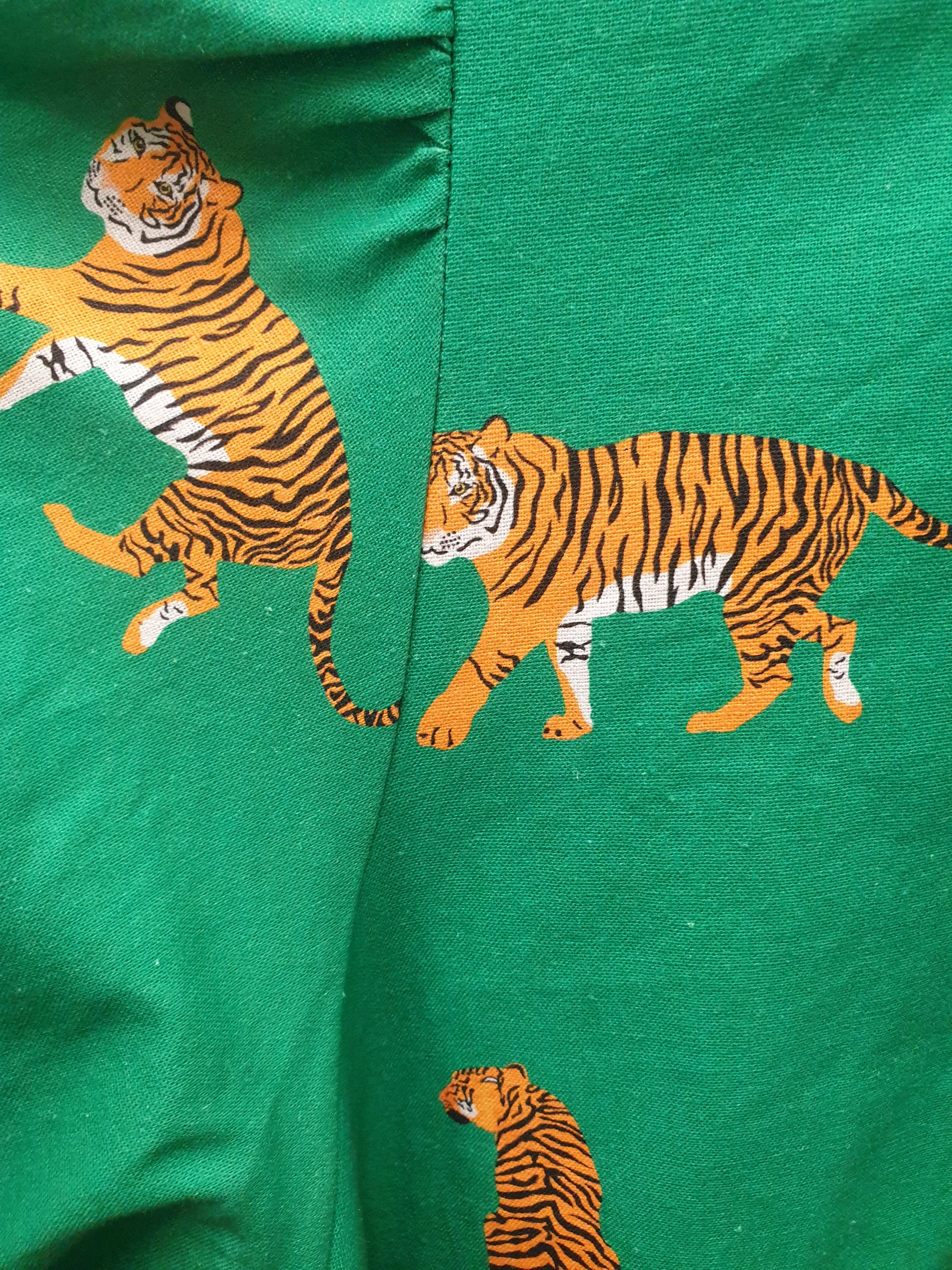 Jericho Road green detroit smock dress with tiger print size 22