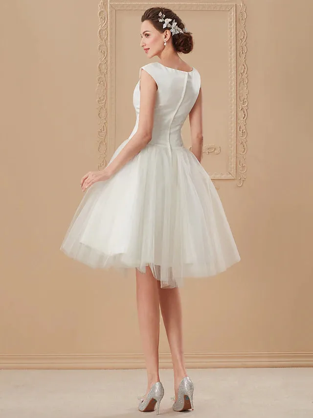 Luolandi Beach Little White Dresses Wedding Dresses Knee Length A-Line Cap Sleeve Bateau Neck Satin