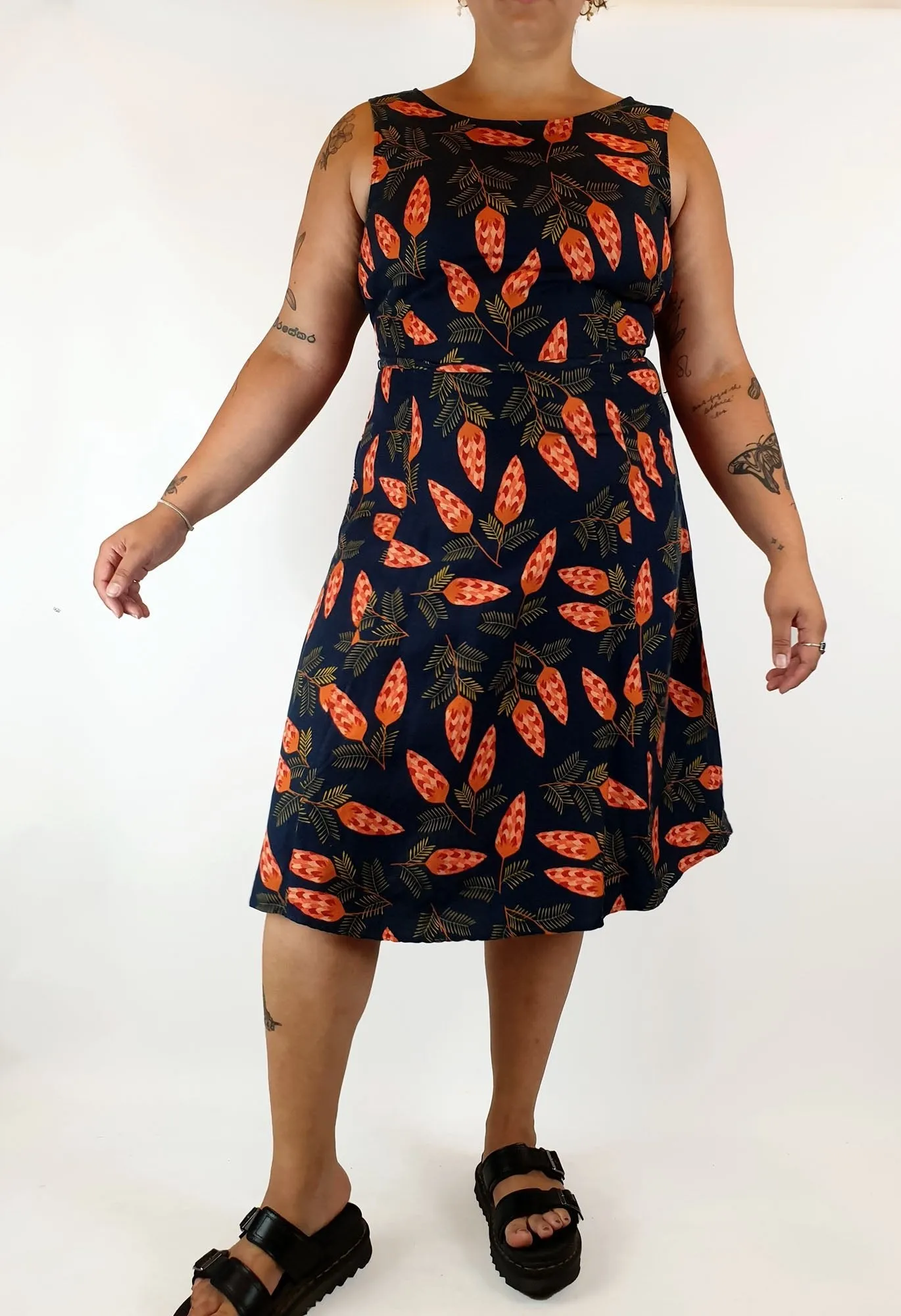 Princess Highway navy pine cone print dress size 16