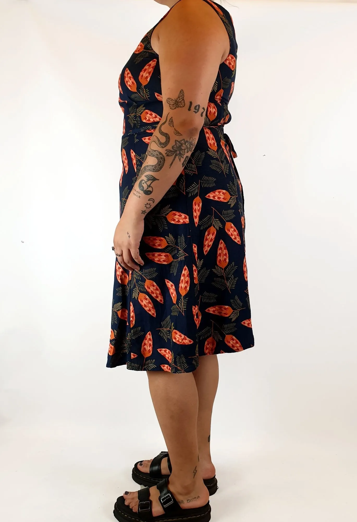 Princess Highway navy pine cone print dress size 16