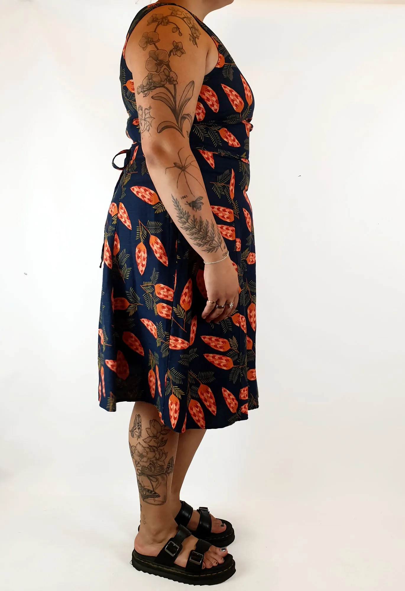 Princess Highway navy pine cone print dress size 16