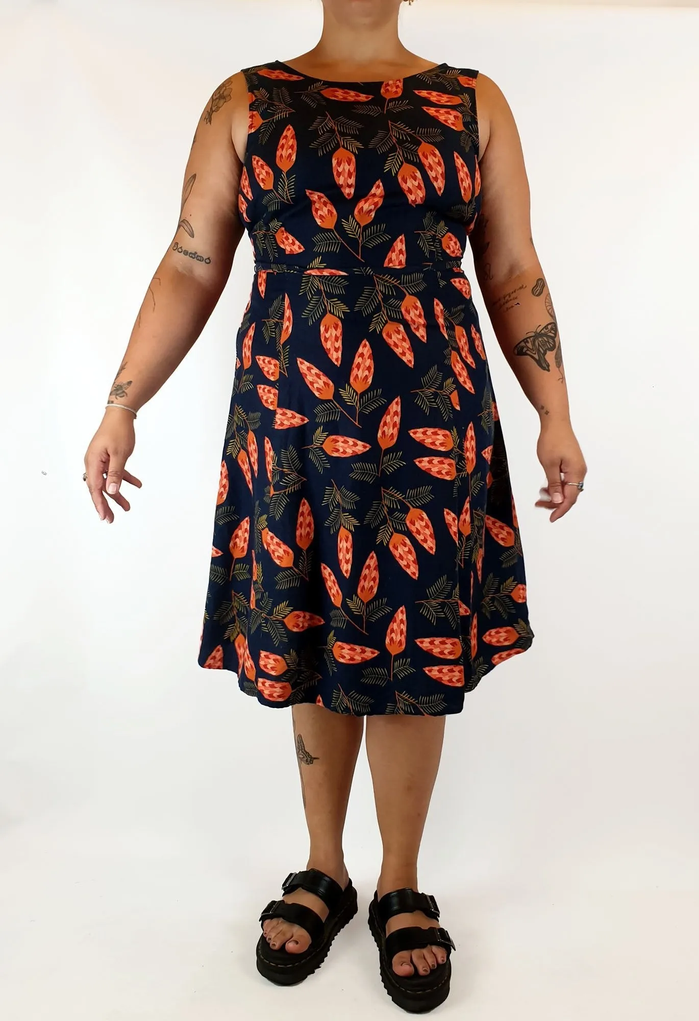 Princess Highway navy pine cone print dress size 16