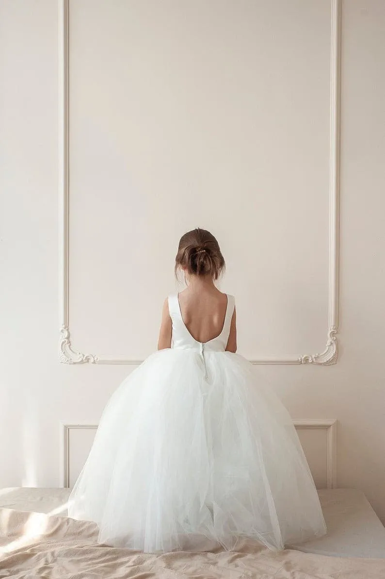 Tulle flower girl dress in white