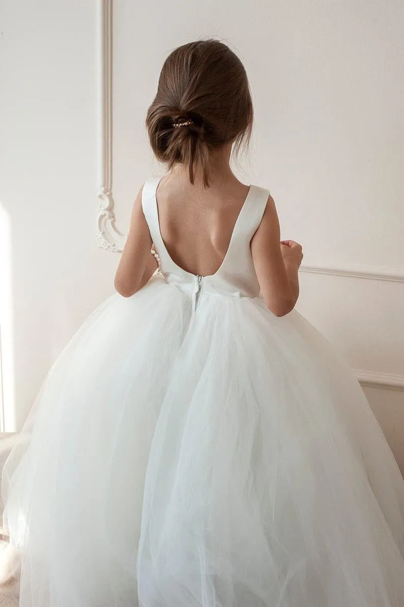 Tulle flower girl dress in white